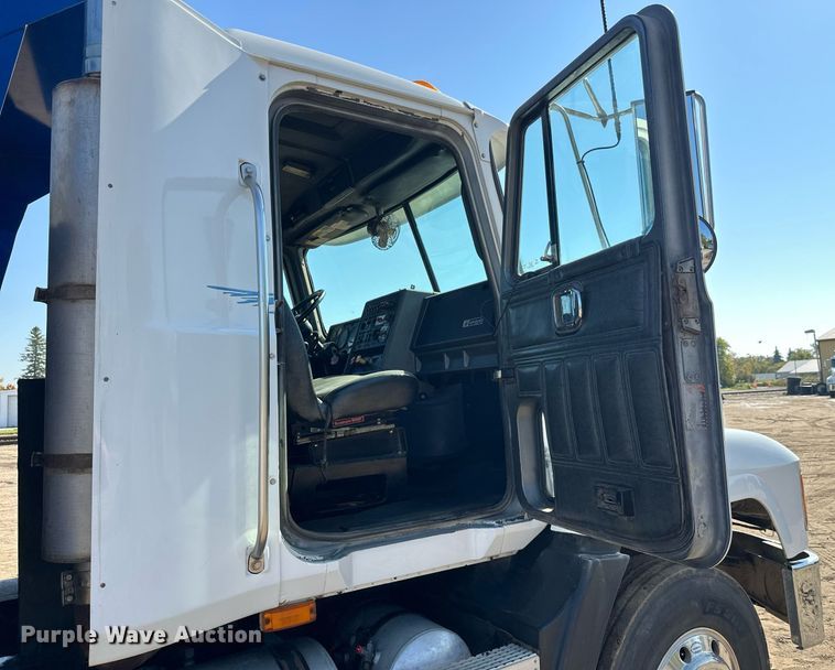 image for item EL0001 1992 Mack CH613 dump truck