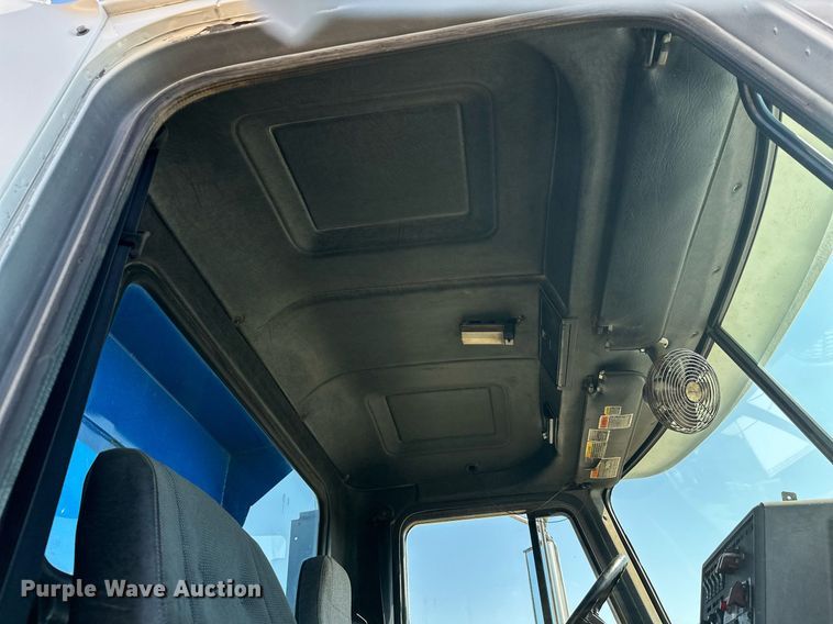 image for item EL0001 1992 Mack CH613 dump truck