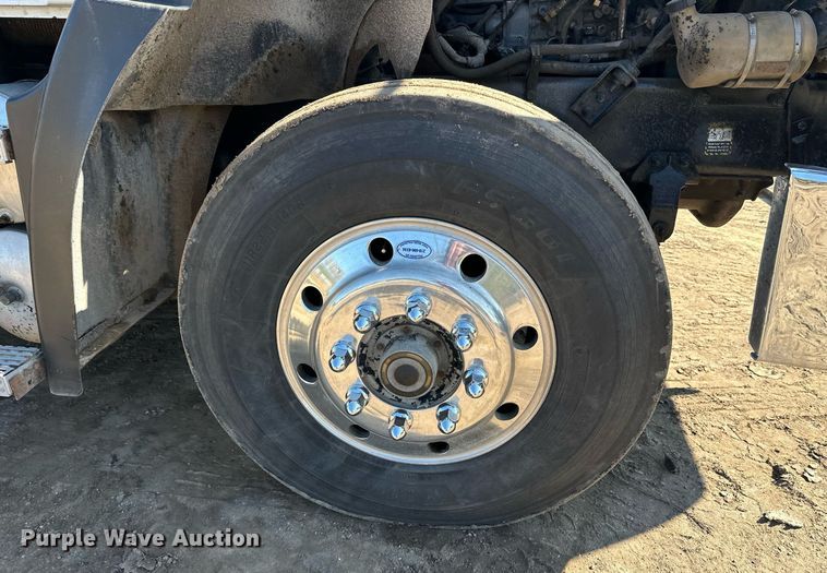 image for item EL0001 1992 Mack CH613 dump truck