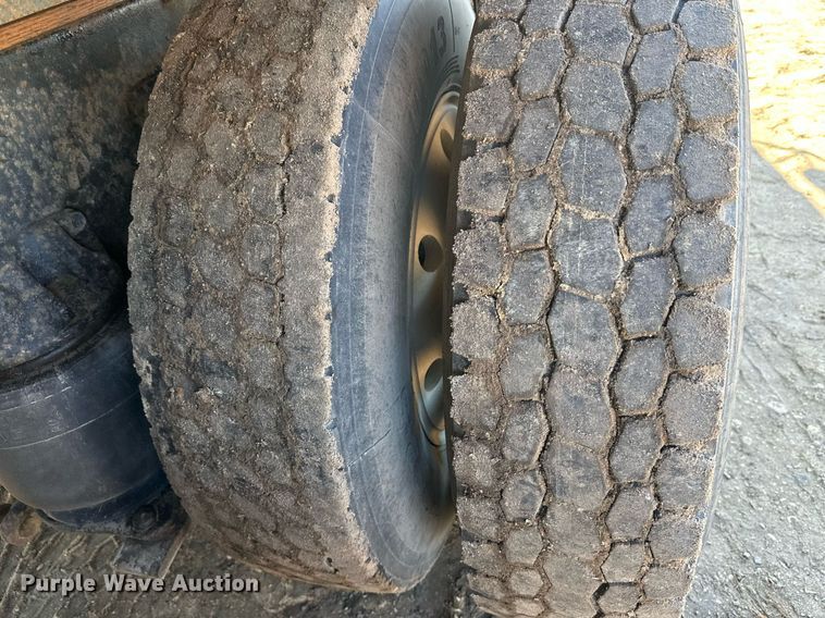 image for item EL0001 1992 Mack CH613 dump truck