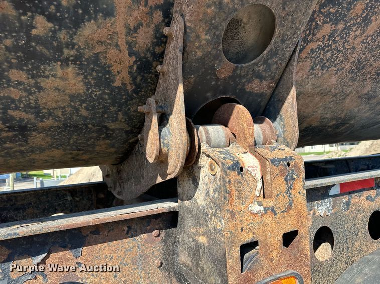 image for item EL0002 2006 Sidump'r side dump trailer