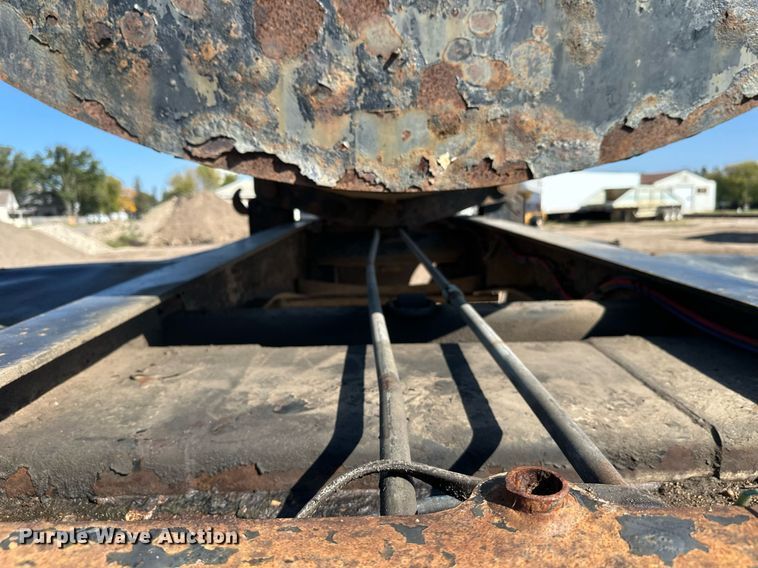 image for item EL0002 2006 Sidump'r side dump trailer