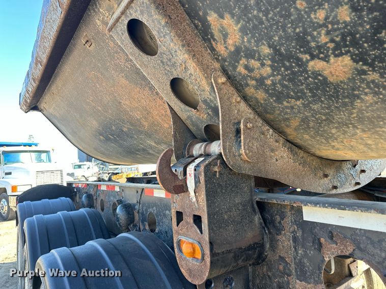 image for item EL0002 2006 Sidump'r side dump trailer