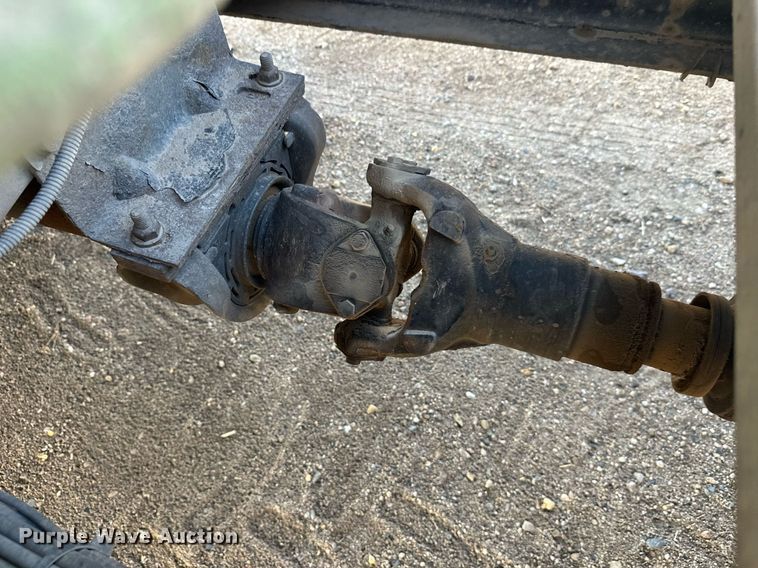 image for item EL0023 2009 Freightliner Cascadia semi truck