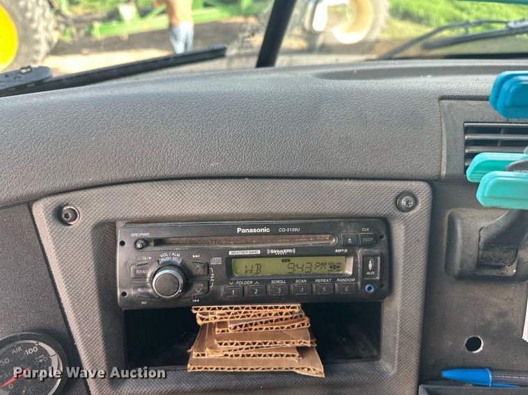 image for item EL0023 2009 Freightliner Cascadia semi truck