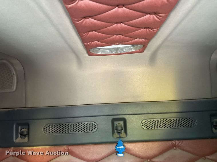 image for item EL0023 2009 Freightliner Cascadia semi truck