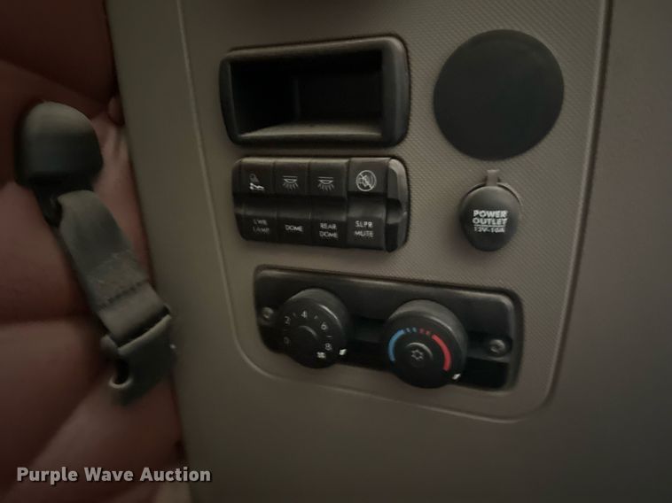 image for item EL0023 2009 Freightliner Cascadia semi truck