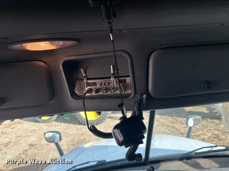 image for item EL0023 2009 Freightliner Cascadia semi truck