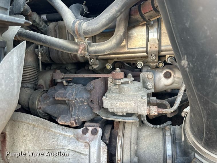 image for item EL0023 2009 Freightliner Cascadia semi truck