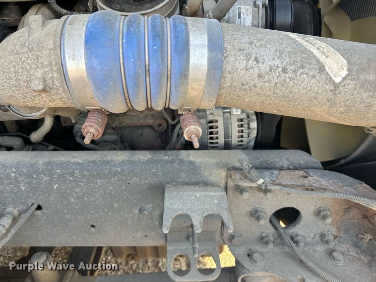 image for item EL0023 2009 Freightliner Cascadia semi truck