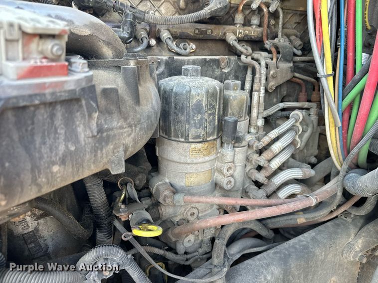 image for item EL0023 2009 Freightliner Cascadia semi truck