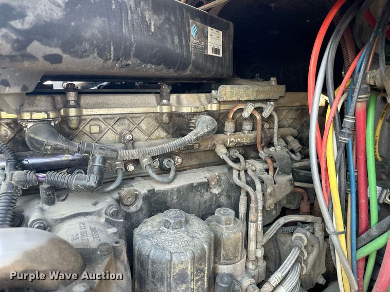 image for item EL0023 2009 Freightliner Cascadia semi truck