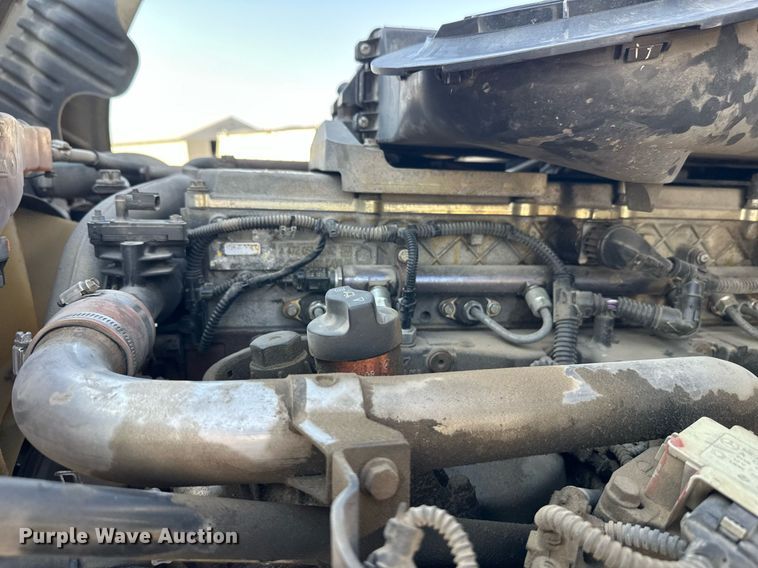 image for item EL0023 2009 Freightliner Cascadia semi truck