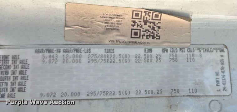 image for item EL0023 2009 Freightliner Cascadia semi truck