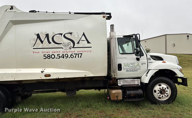 image for item EM0591 2008 International 7400 refuse truck