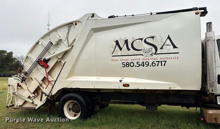 image for item EM0591 2008 International 7400 refuse truck