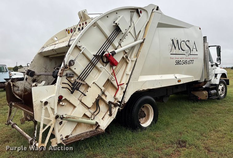image for item EM0591 2008 International 7400 refuse truck