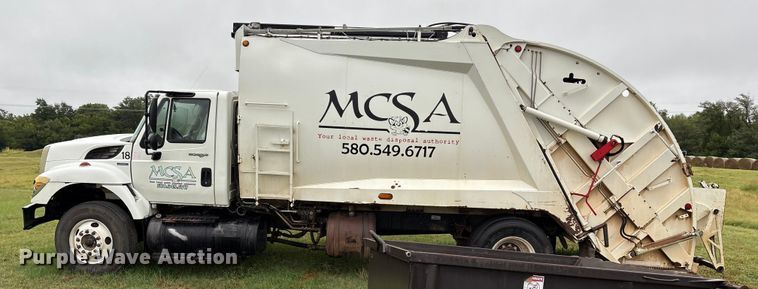 image for item EM0591 2008 International 7400 refuse truck