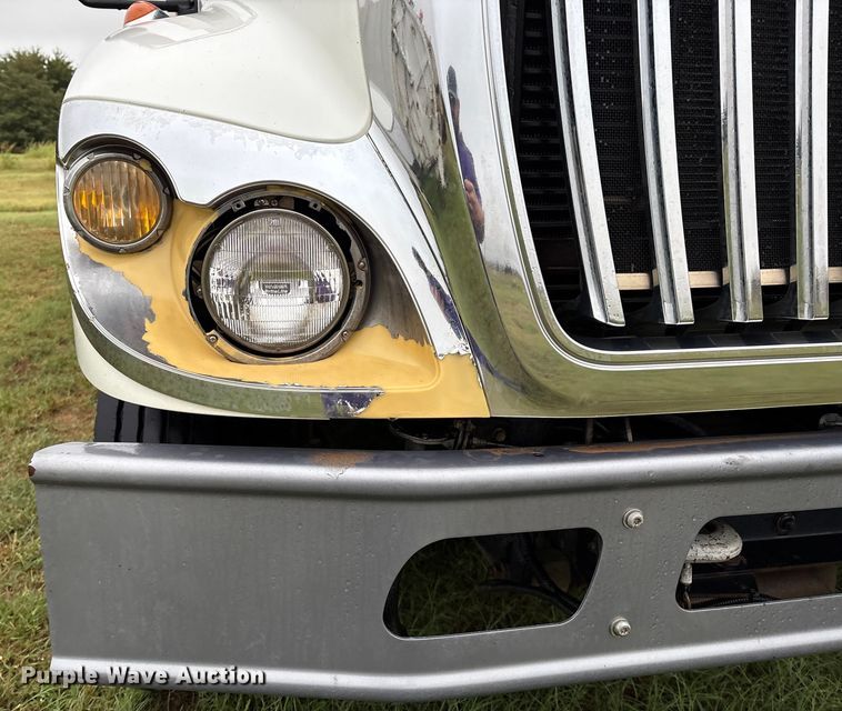 image for item EM0591 2008 International 7400 refuse truck