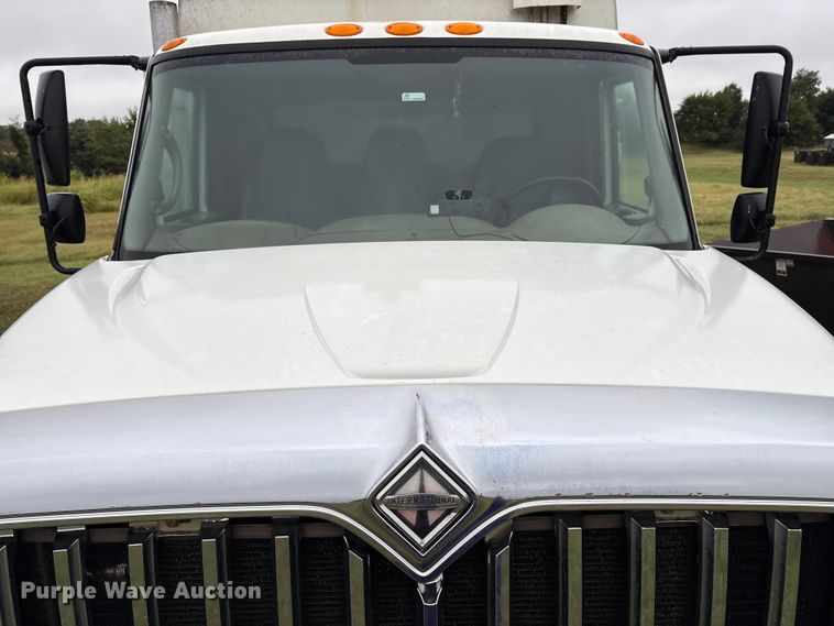 image for item EM0591 2008 International 7400 refuse truck