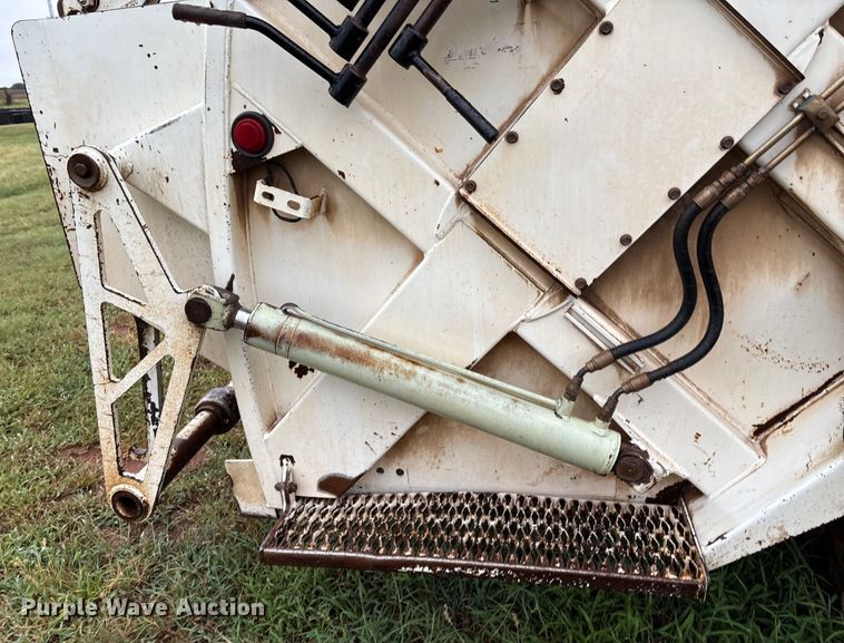 image for item EM0591 2008 International 7400 refuse truck