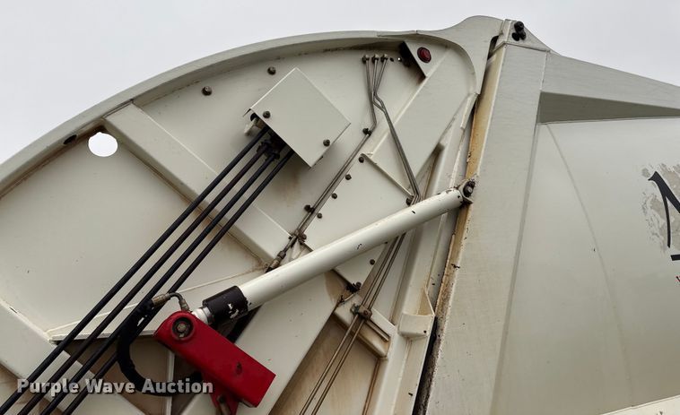 image for item EM0591 2008 International 7400 refuse truck