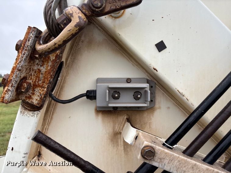 image for item EM0591 2008 International 7400 refuse truck