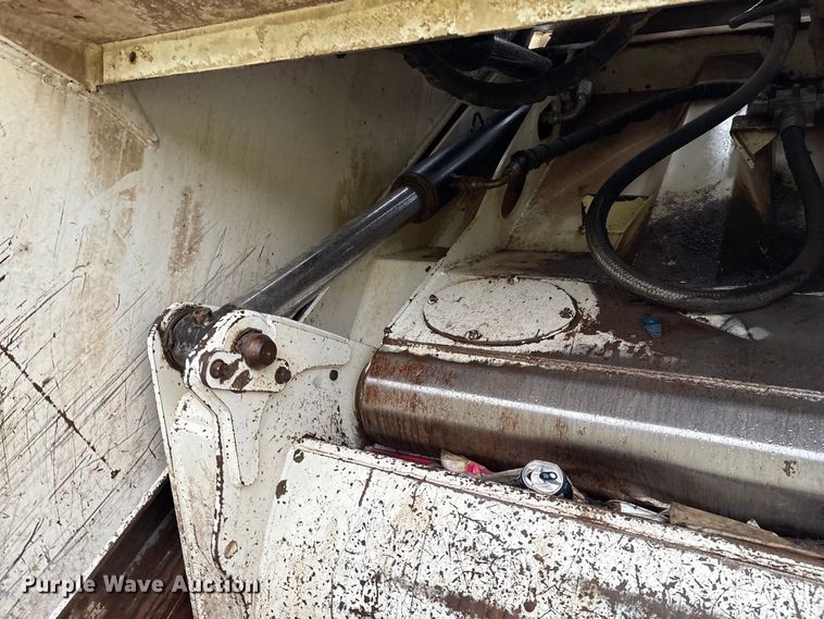 image for item EM0591 2008 International 7400 refuse truck