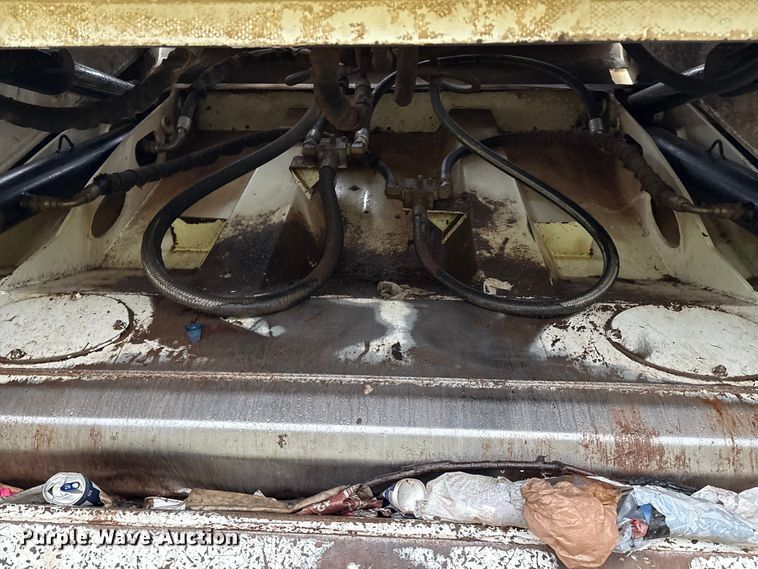 image for item EM0591 2008 International 7400 refuse truck