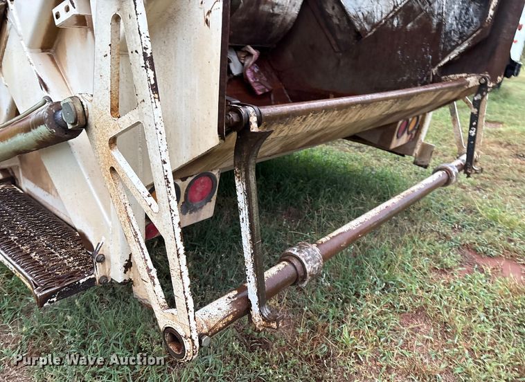 image for item EM0591 2008 International 7400 refuse truck