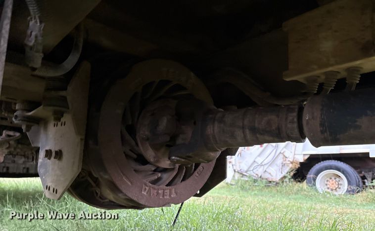 image for item EM0591 2008 International 7400 refuse truck