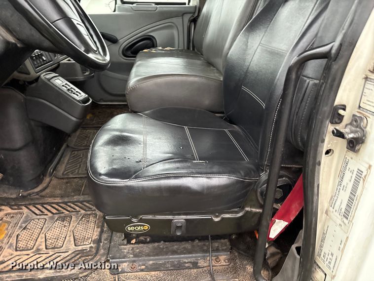 image for item EM0591 2008 International 7400 refuse truck