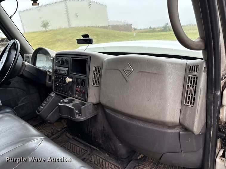 image for item EM0591 2008 International 7400 refuse truck