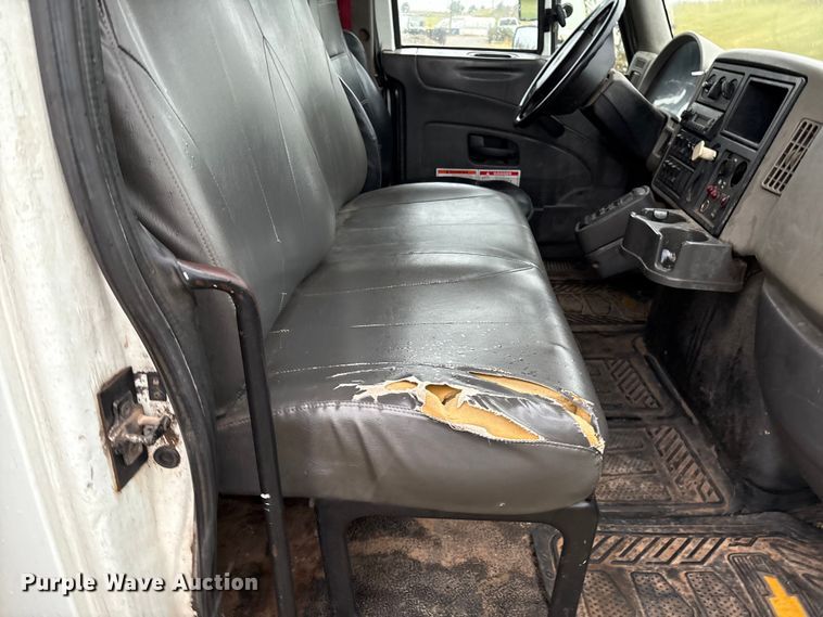 image for item EM0591 2008 International 7400 refuse truck