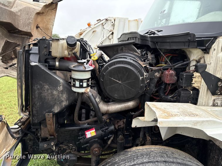 image for item EM0591 2008 International 7400 refuse truck