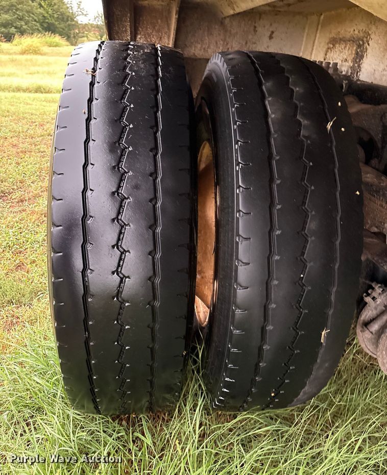 image for item EM0591 2008 International 7400 refuse truck