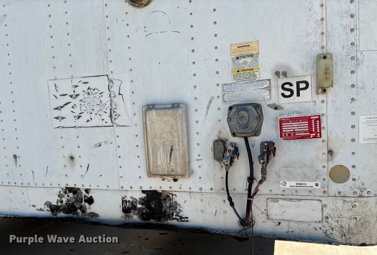 image for item EM0608 1999 Wabash dry van trailer