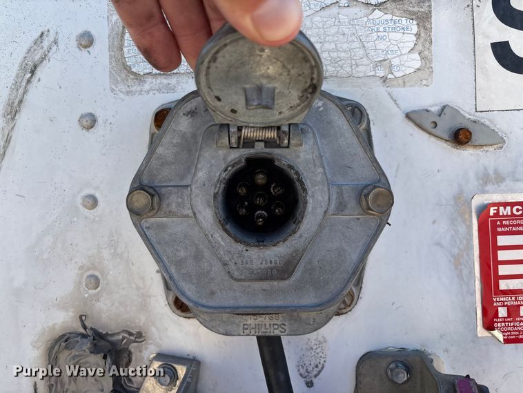 image for item EM0608 1999 Wabash dry van trailer