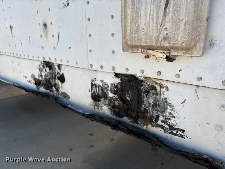 image for item EM0608 1999 Wabash dry van trailer