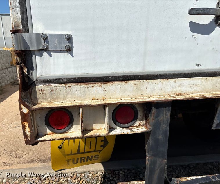 image for item EM0608 1999 Wabash dry van trailer
