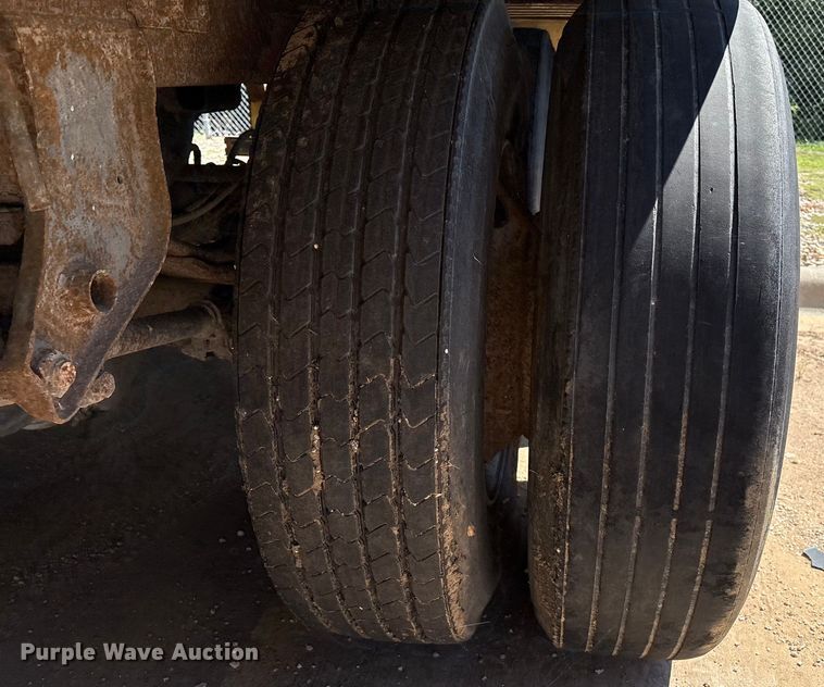 image for item EM0608 1999 Wabash dry van trailer