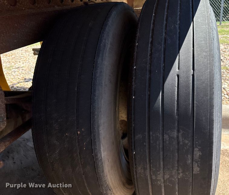 image for item EM0608 1999 Wabash dry van trailer