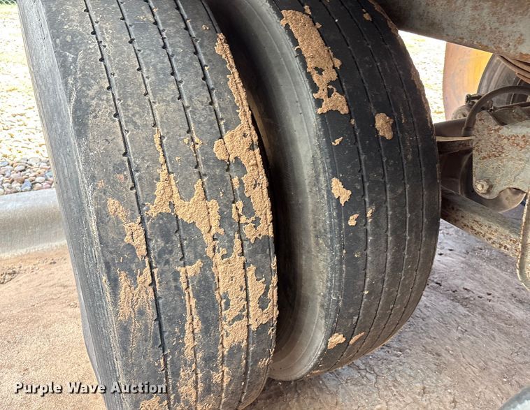 image for item EM0608 1999 Wabash dry van trailer