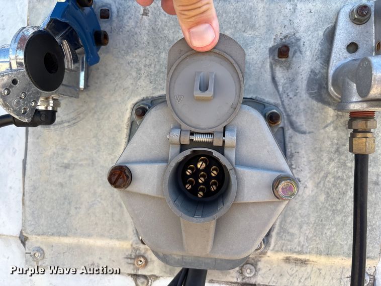 image for item EM0614 1999 Wabash dry van trailer