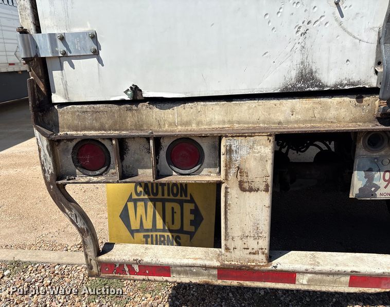 image for item EM0614 1999 Wabash dry van trailer