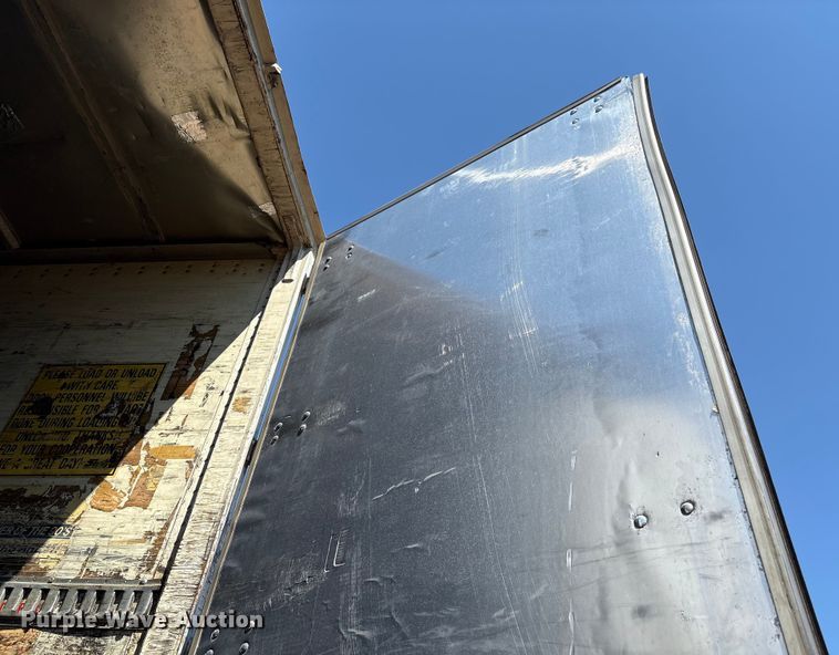 image for item EM0614 1999 Wabash dry van trailer