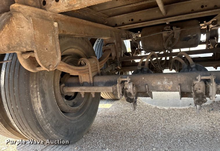 image for item EM0614 1999 Wabash dry van trailer