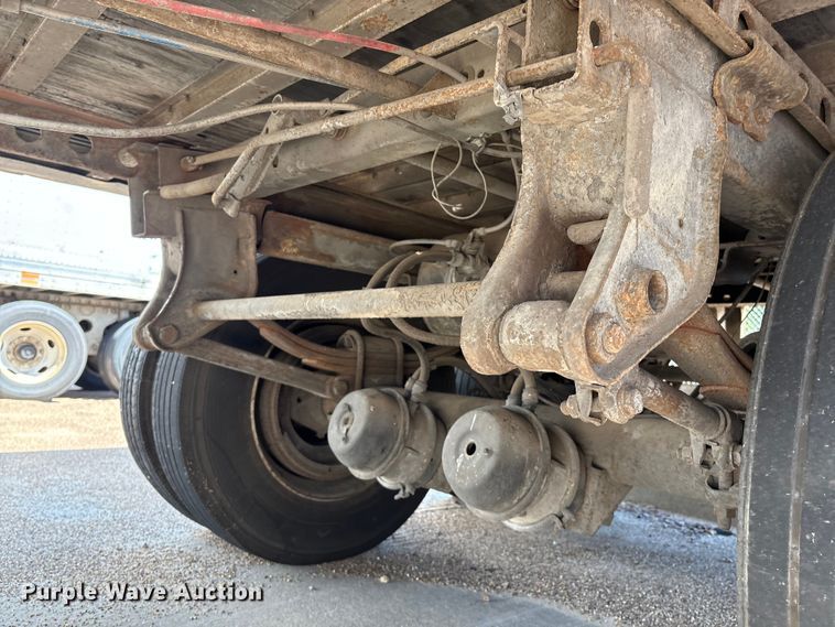 image for item EM0614 1999 Wabash dry van trailer