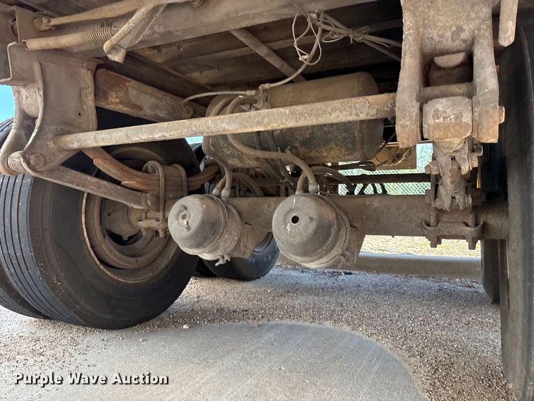 image for item EM0614 1999 Wabash dry van trailer