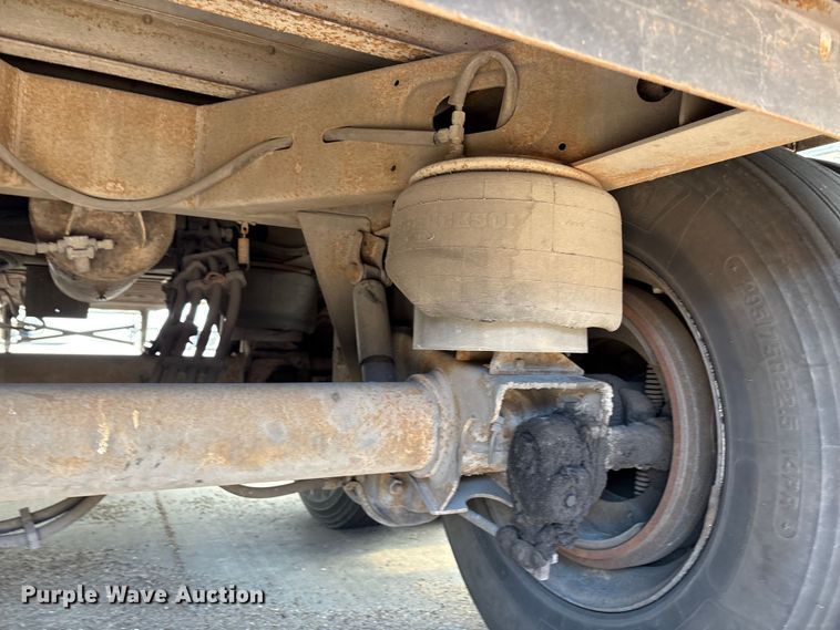 image for item EM0616 2006 Utility VS2DC dry van trailer